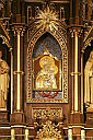 MATKA BOŻA POCIESZENIA w OŁTARZU GŁÓWNYM: Jodłówka; źródło: www.sanktuariumjodlowka.pl