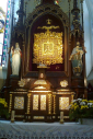 POCIESZYCIELKA STRAPIONYCH - ołtarz główny, sanktuarium Matki Bożej, kościół pw. Zwiastowania Najświętszej Maryi Pannie, Miedzna; źródło: www.piatyswiat.ecclesia.org.pl