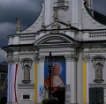 BAZYLIKA OFIAROWANIA NAJŚWIĘTSZEJ MARYI PANNY - Wadowice; źródło: www.youtube.com