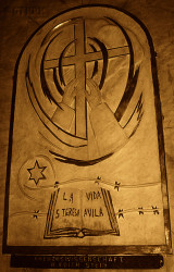 STEIN Edith Therese Hedwig (Sr Therese Benita of the Cross) - Commemorative plaque, Stella Maris church, Haifa, source: en.wikipedia.org, own collection; CLICK TO ZOOM AND DISPLAY INFO