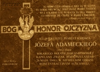 ADAMECKI Józef - Tablica pamiątkowa, kościół parafialny pw. Bożego Ciała, Jabłonków, źródło: zwrot.cz, zasoby własne; KLIKNIJ by POWIĘKSZYĆ i WYŚWIETLIĆ INFO