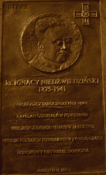 NIEDŹWIEDZIŃSKI Ignatius - Commemorative plaque, St Martin parish church, Jarocin, source: www.wtg-gniazdo.org, own collection; CLICK TO ZOOM AND DISPLAY INFO