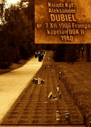 DUBIEL Aleksander - Tabliczka pamiątkowa, Polski Cmentarz Wojenny, Miednoje, źródło: www.moremaiorum.pl, zasoby własne; KLIKNIJ by POWIĘKSZYĆ i WYŚWIETLIĆ INFO