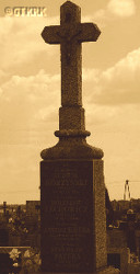 KRESA Antoni - Cenotaf, cmentarz parafialny, Okrzeja, źródło: zastawie-netau.net, zasoby własne; KLIKNIJ by POWIĘKSZYĆ i WYŚWIETLIĆ INFO