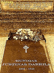 DABRILA Justyn - Nagrobek, cmentarz, Olksniany, źródło: www.findagrave.com, zasoby własne; KLIKNIJ by POWIĘKSZYĆ i WYŚWIETLIĆ INFO