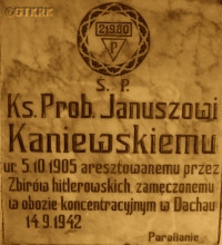 KANIEWSKI Janusz Tadeusz - Tablica pamiątkowa, kościół pw. św. Mikołaja biskupa i wyznawce, Siedlec, źródło: www.kronikisredzkie.pl, zasoby własne; KLIKNIJ by POWIĘKSZYĆ i WYŚWIETLIĆ INFO