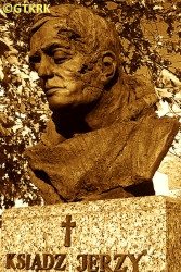 POPIEŁUSZKO Jerzy Aleksander - Pomnik, ul. Krasińskiego róg ul. Popiełuszki, Warszawa, źródło: www.polskaniezwykla.pl, zasoby własne; KLIKNIJ by POWIĘKSZYĆ i WYŚWIETLIĆ INFO