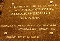 DRZEWIECKI Franciszek - Tablica, pamiątkowy głaz, miejsce urodzenia, Zduny, źródło: lowicz.gosc.pl, zasoby własne; KLIKNIJ by POWIĘKSZYĆ i WYŚWIETLIĆ INFO