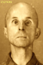LIPKA Wojciech Stanisław (br. Kazimierz) - ok. 04.11.1941, KL Auschwitz, zdjęcie obozowe; źródło: Archiwum Państwowego Muzeum Auschwitz-Birkenau w Oświęcimiu (www.augustianie.pl), zasoby własne; KLIKNIJ by POWIĘKSZYĆ i WYŚWIETLIĆ INFO
