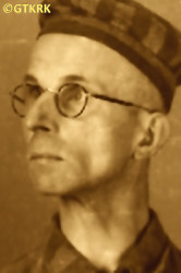 LIPKA Wojciech Stanisław (br. Kazimierz) - ok. 04.11.1941, KL Auschwitz, zdjęcie obozowe; źródło: Archiwum Państwowego Muzeum Auschwitz-Birkenau w Oświęcimiu (www.augustianie.pl), zasoby własne; KLIKNIJ by POWIĘKSZYĆ i WYŚWIETLIĆ INFO