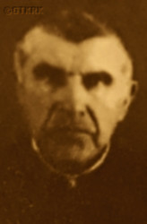 ŚREDNICKI Kazimierz - Ok. 1949, zdjęcie więzienne; źródło: Roman Dzwonkowski, SAC, „Leksykon duchowieństwa polskiego represjonowanego w ZSRS 1939—1988”, wyd. Towarzystwo Naukowe KUL, 2003, Lublin, zasoby własne; KLIKNIJ by POWIĘKSZYĆ i WYŚWIETLIĆ INFO