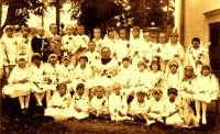 WÓJCIK Vladislav - 1st Communion, 1932, Zagórz; source: thanks to Ms Joanne Kułakowska kindness, own collection; CLICK TO ZOOM AND DISPLAY INFO