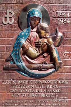 PIETÀ ARMII KRAJOWEJ - Andrzej Pityński (ur. 1947, Ulanów), 1984, płaskorzeżba, brąz, Narodowe Sanktuarium Matki Bożej Częstochowskiej, Doylestown, Pennsylvania, USA; źródło: www.flickr.com