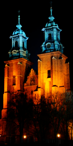 KATEDRA - Gniezno; źródło: www.panoramio.com