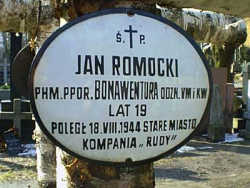 GRÓB JANA ROMOCKIEGO, kwatera Zośki i Parasola, Cmentarz Wojskowy, Powązki, Warszawa; źródło: www.rawelin.foxnet.pl