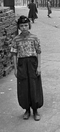 WARSZAWSKA DZIEWCZYNKA: GRABSKI Marian 'Wyrwa' (1897, Łódź – 1965, Warszawa), fragm. VIII.1944, Warszawa, Muzeum Powstania Warszawskiego; źródło: www.1944.pl